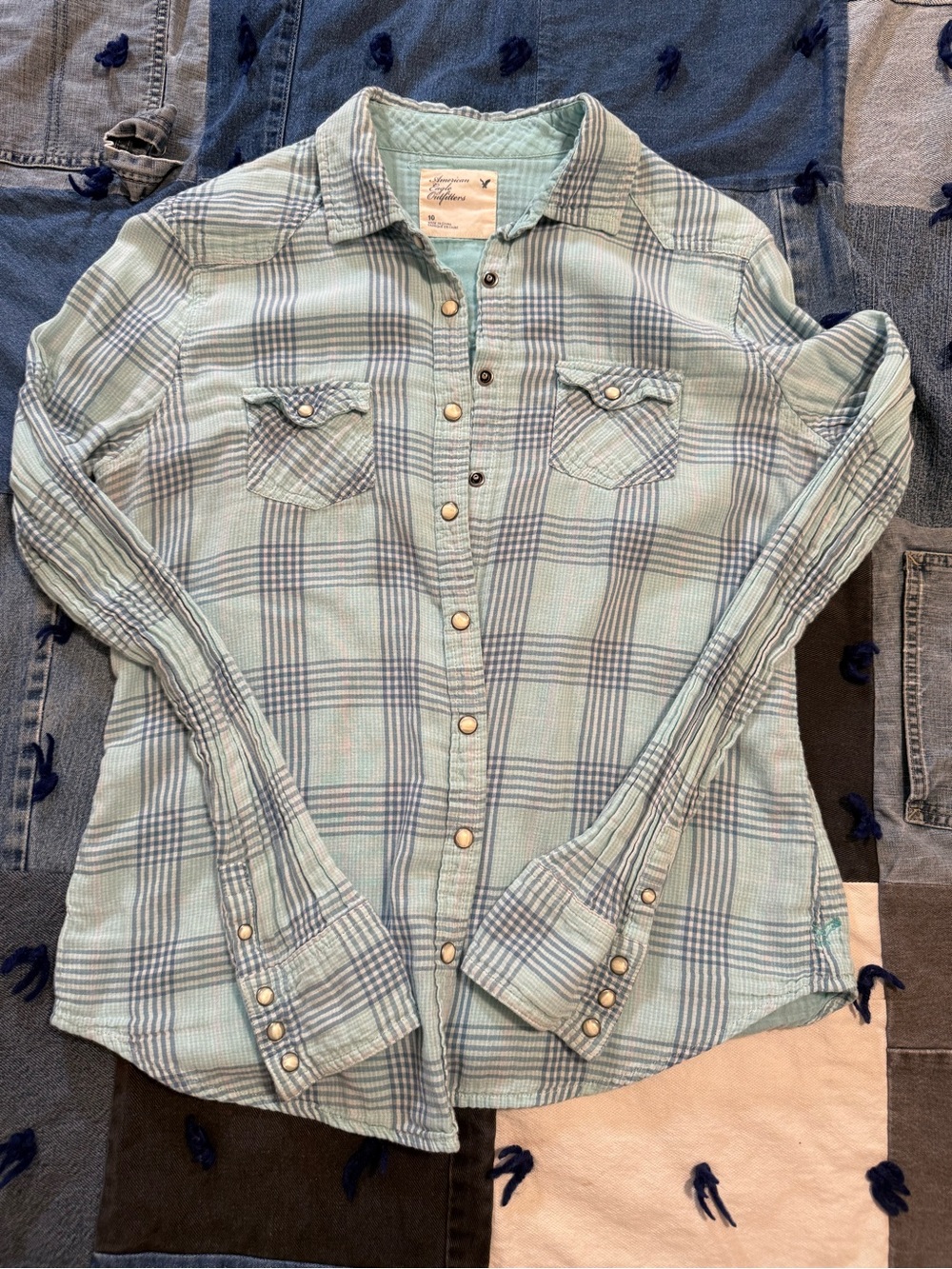 Women’s 10 American Eagle Outfitters Mint and Blue Striped Button-Up